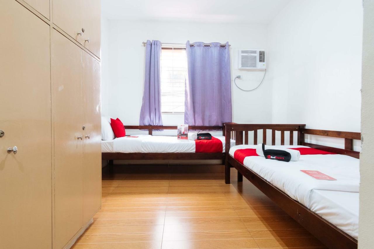Reddoorz Near Robinsons Place Manila Exterior photo