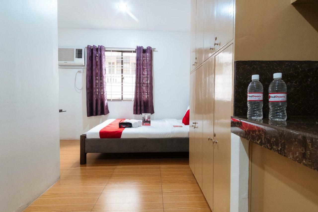 Reddoorz Near Robinsons Place Manila Exterior photo
