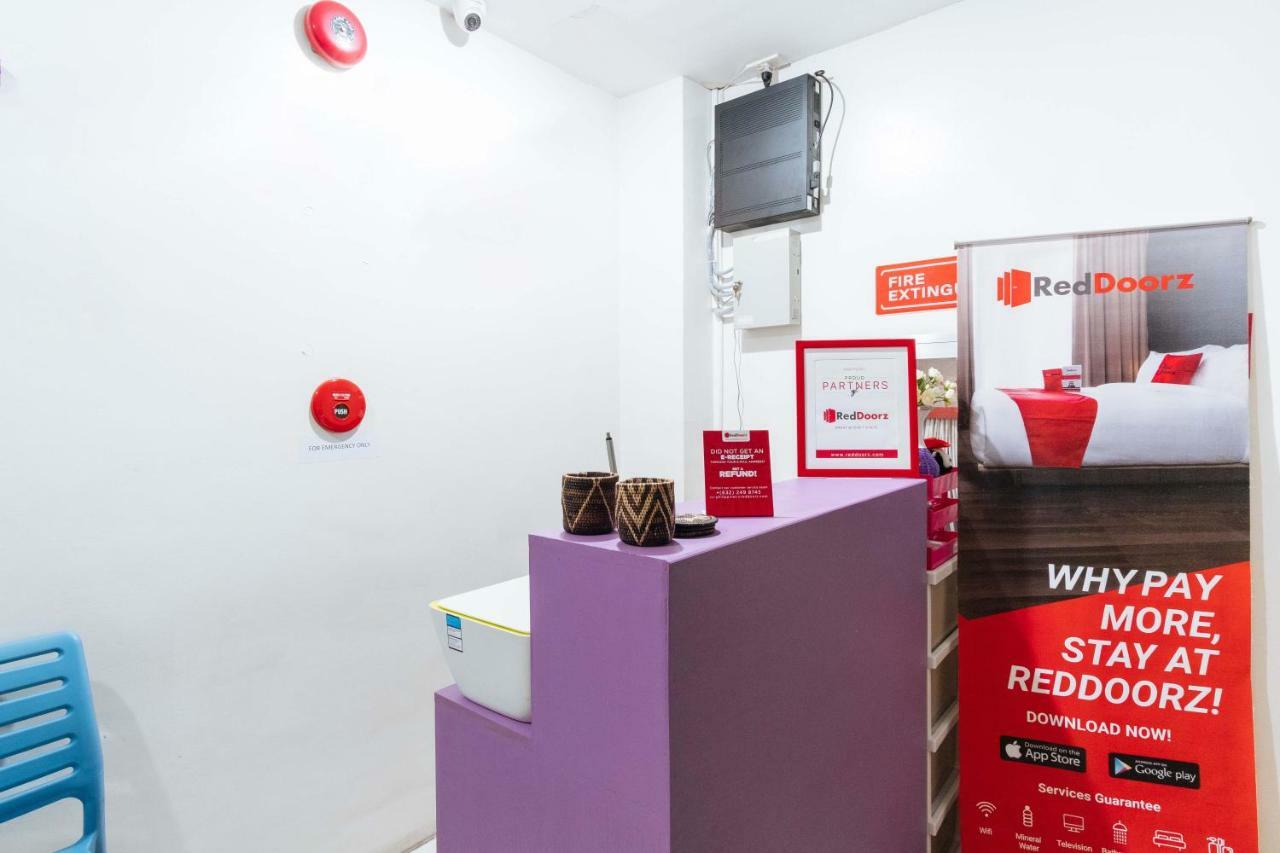 Reddoorz Near Robinsons Place Manila Exterior photo